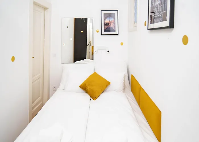 Margaret Apartment 2